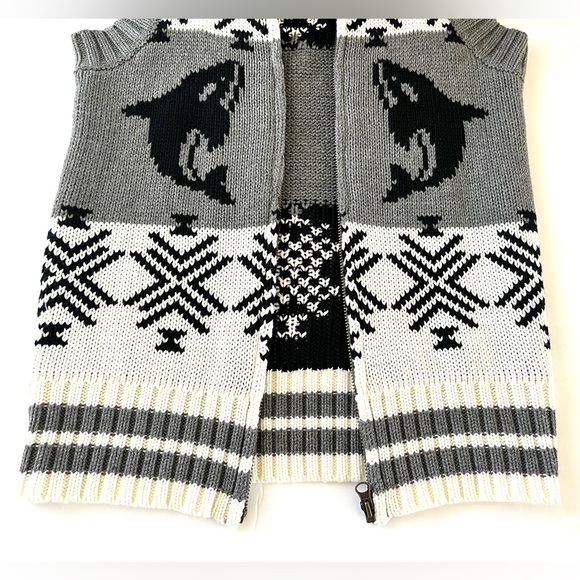Kersh Sweater Vest. Size: S  Color: White/Gray - Picture 4 of 8